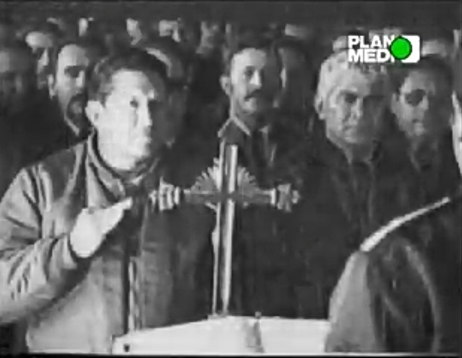 patriciamireya's tweet photo. Así llegan, con la cruz por delante.
#17Julio
#40añosdelgolpe https://t.co/yLg9W8pwWo