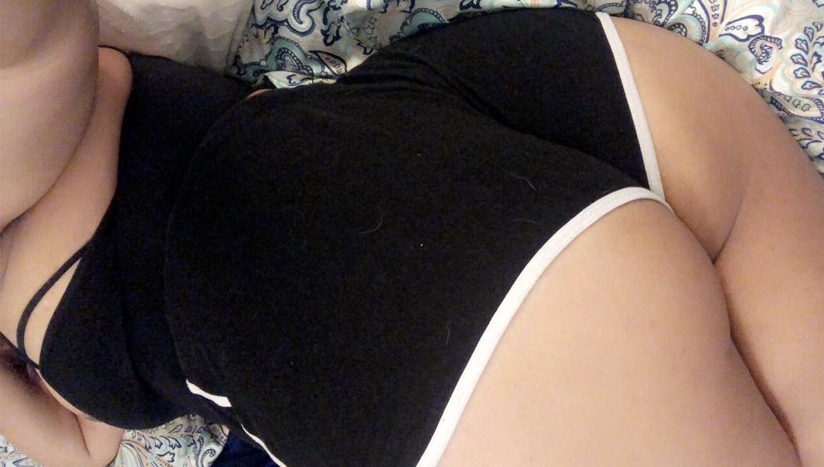 violetcovee's tweet photo. thicker than a bowl of oatmeal 🍑🥺✨ #nsfw #thickinalltherightplaces #smallbootysmatter #plussizedbabe #foryoureyesonly #masterpiece #selflove #bbw https://t.co/yzXnW0jYYe