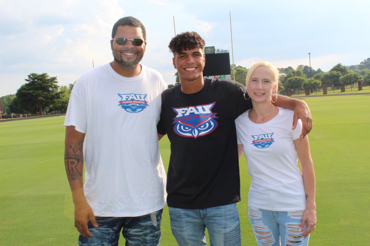 COMMITTED‼️🦉🔴🔵 <a href="/CoachTaggart/">Willie Taggart</a> @CoachLGuidry <a href="/Coach_Davis22/">Coach Davis</a> <a href="/CoachApp35/">Bryant Appling</a> Thank you to everyone who supported and believed in me during the process!!