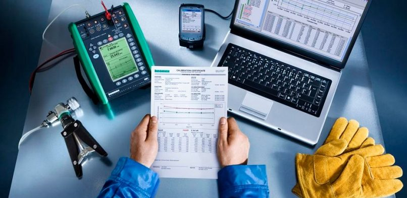 johnaleye's tweet photo. La Calibración de los Equipos de Medida y Ensayo sirve, para tener la seguridad de que los instrumentos están midiendo de manera correcta, así verificamos el correcto funcionamiento de los equipos, cumpliendo con los requisitos determinados por las normas de calidad #UTECIVIL https://t.co/zaesCKoMfj