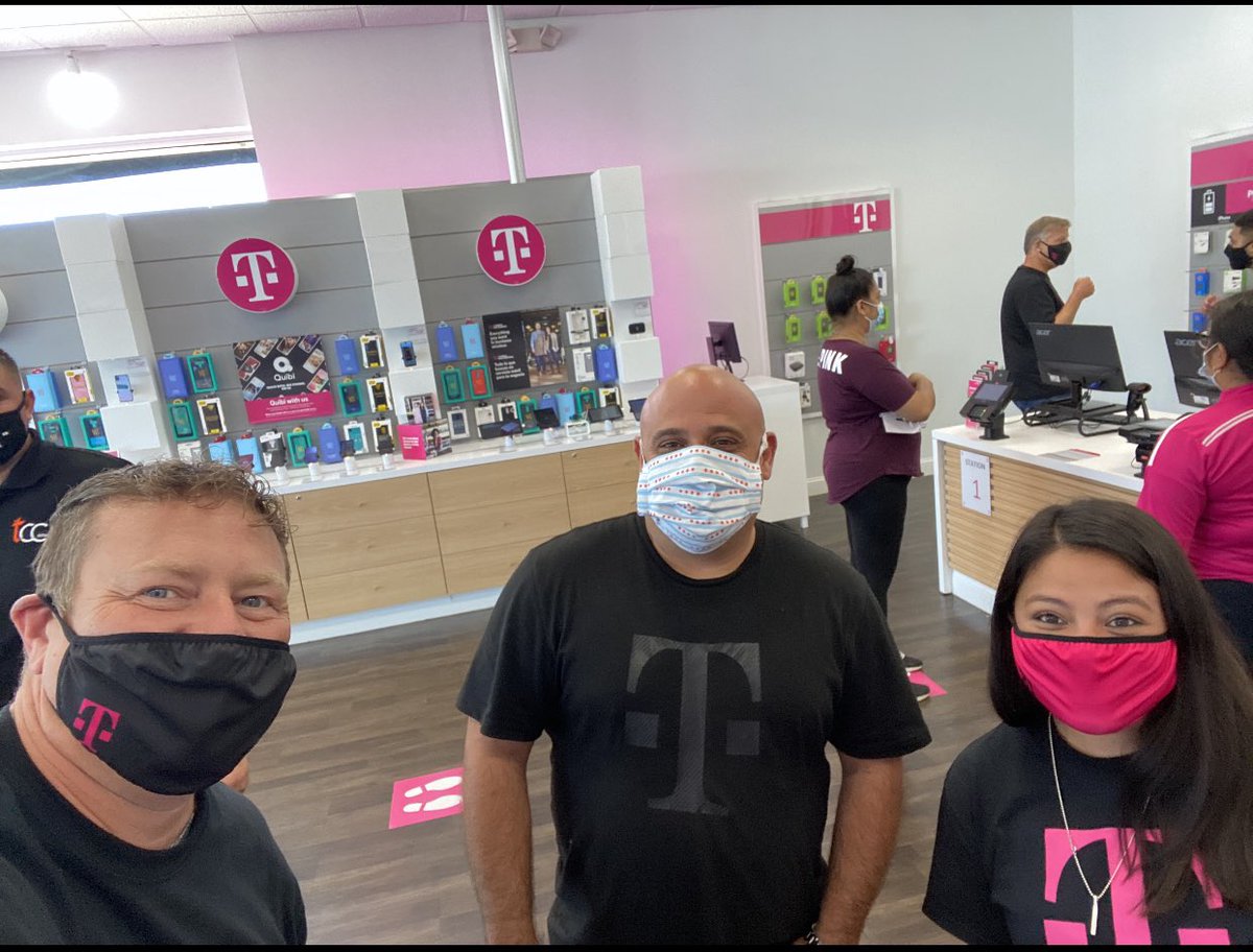 Great visit at our Orchard store with so many new but familiar faces. Excited to partner and win with these leaders. #tmobile #tcc @BrettKennedyTCC @AngelGomez143 @ChartierDoug @richgarwood @RJGomezIII @jaymaliktcc @MikeSievert @L_Salazar18 @asadirfan @WinstonAwadzi @Sentowski8