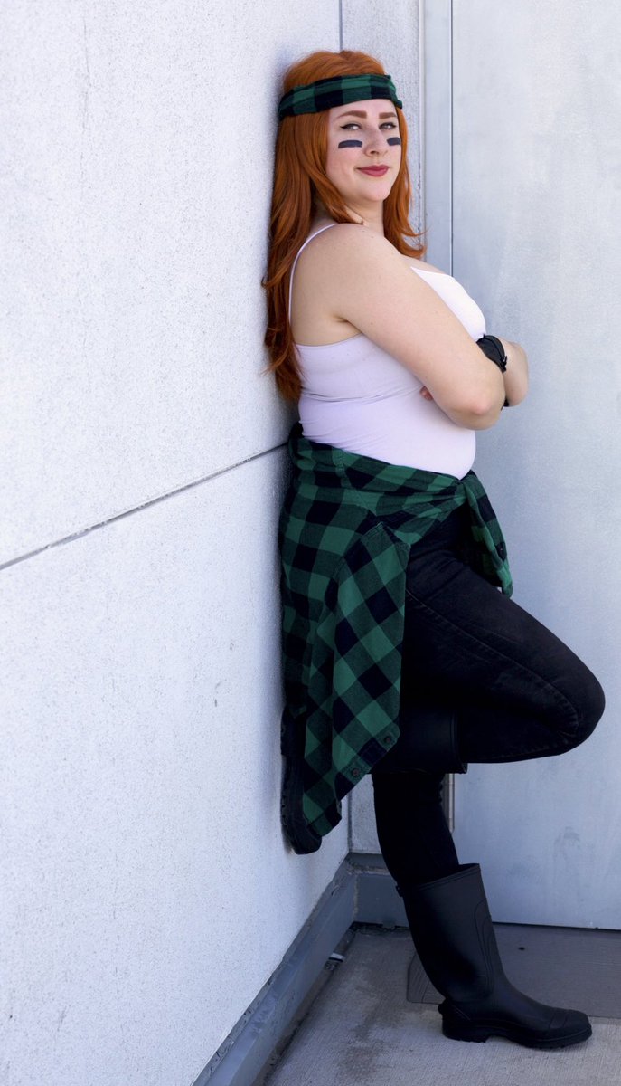 menagerie_makes's tweet photo. Joining the #CosplayersUnder1k tag!
I’m Erin and I’ve been cosplaying on and off since 2012 ✨ I’m based in SoCal and love meeting other cosplayers ☺️ (I’m almost at 1k on my insta if you wanna follow me there💖, IG: othertallgirl ) https://t.co/2zaXGKI16l