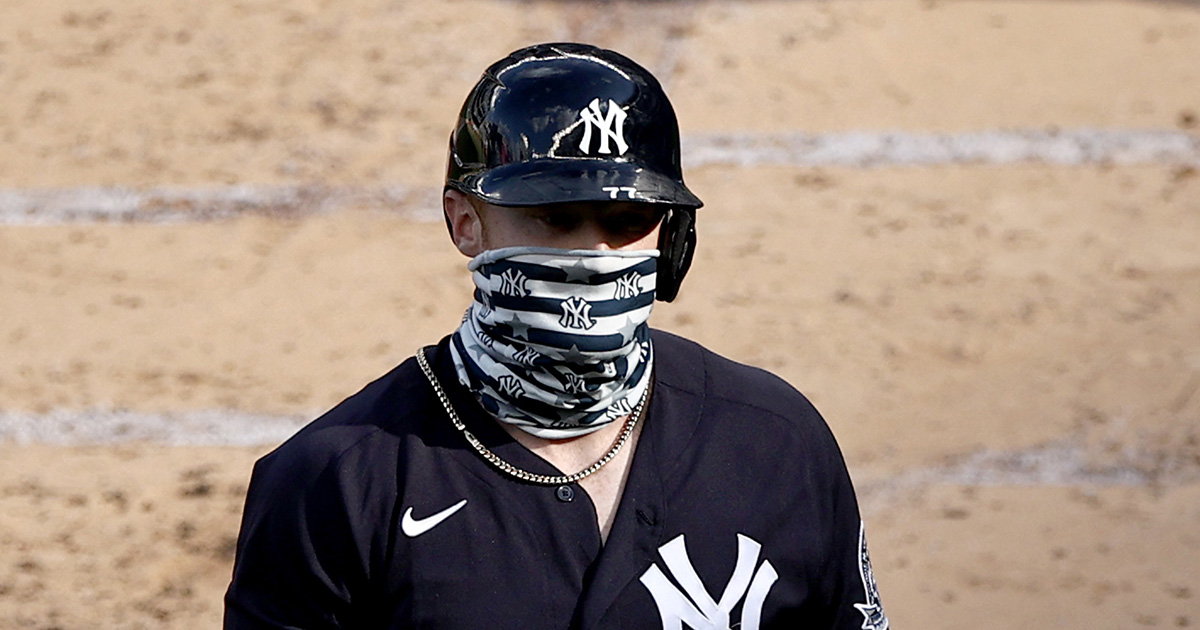 theScore's tweet image. Clint Frazier not concerned about 'negative feedback' for wearing mask. thesco.re/3jhhANZ