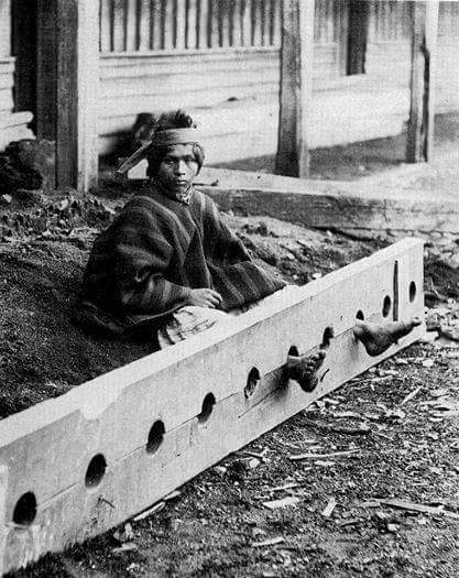 rockanroll76's tweet photo. "Pacificación de la Araucanía" 1860-1881 
Invasión del estado chileno a territorio Mapuche, se estiman entre 50mil y 70mil Mapuche asesinados por el ejército chileno https://t.co/ILzwmBFuqR