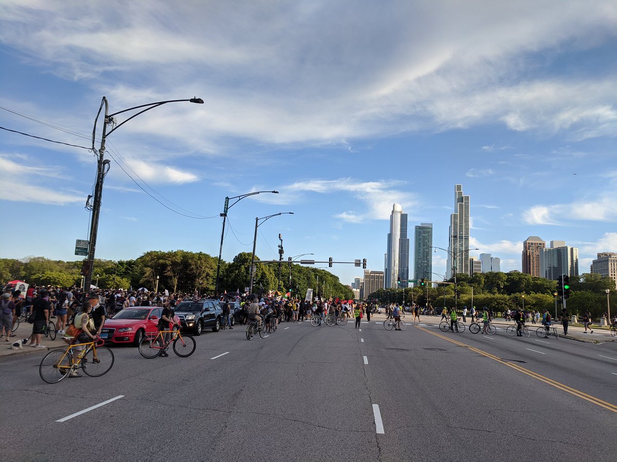 Moving into Ida B Wells now, will be headed south on Columbus.  #Zhigaagoong  #chicagoprotest  #ChicagoScanner