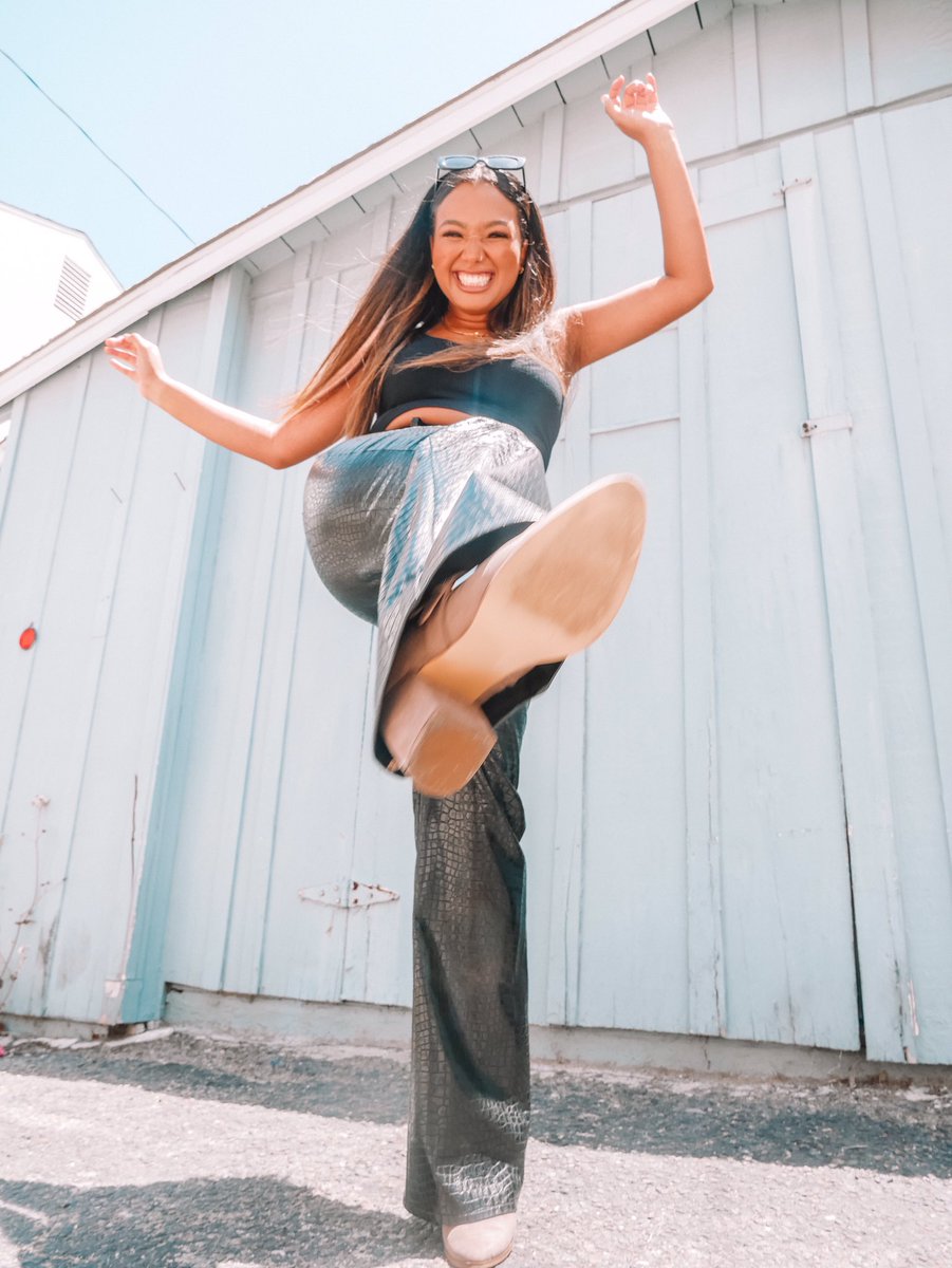 so KICKIN’ excited for recruitment⚡️🤍
even though recruitment will be held online, we are still excited to meet all the amazing women going through recruitment and add to our sisterhood✨🦋
click the link in our bio to register for recruitment💖