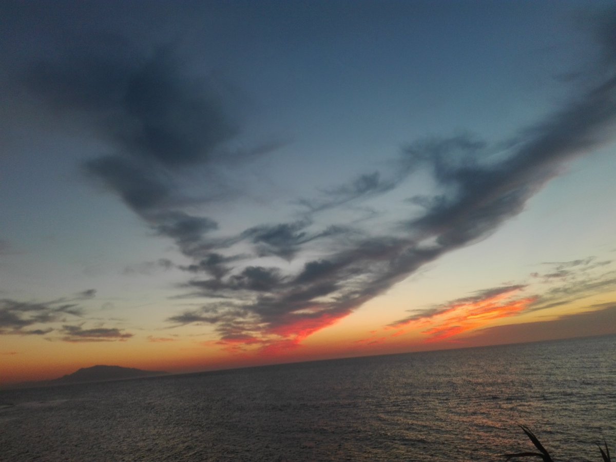 AmaraRiheb's tweet photo. This view *-* 😍♥ 

#sunset #mytown #monvillage https://t.co/mthyBLl3sM