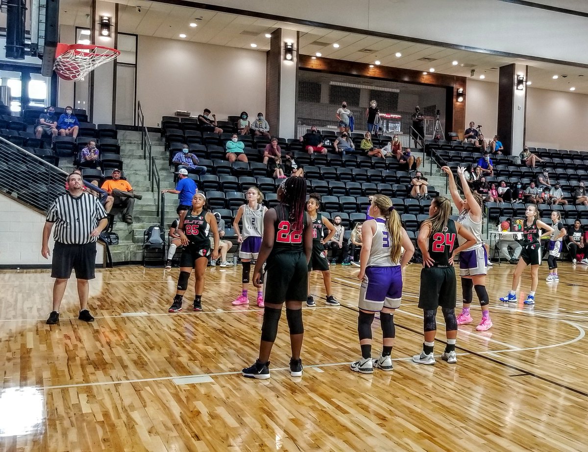 365whoops's tweet photo. 🚨🔥 #TeammateNationals 🔥🚨
#CGHR | #TheCarolinas
@teammatehoops
🏀 SWISH.... 🏀
@attack_elite 2025
VS
#FBCBlitz
#CarolinaGirlsHoops #NCBallers #GirlsBall2 #CarolinaGirls https://t.co/Asp7NTRT9W
