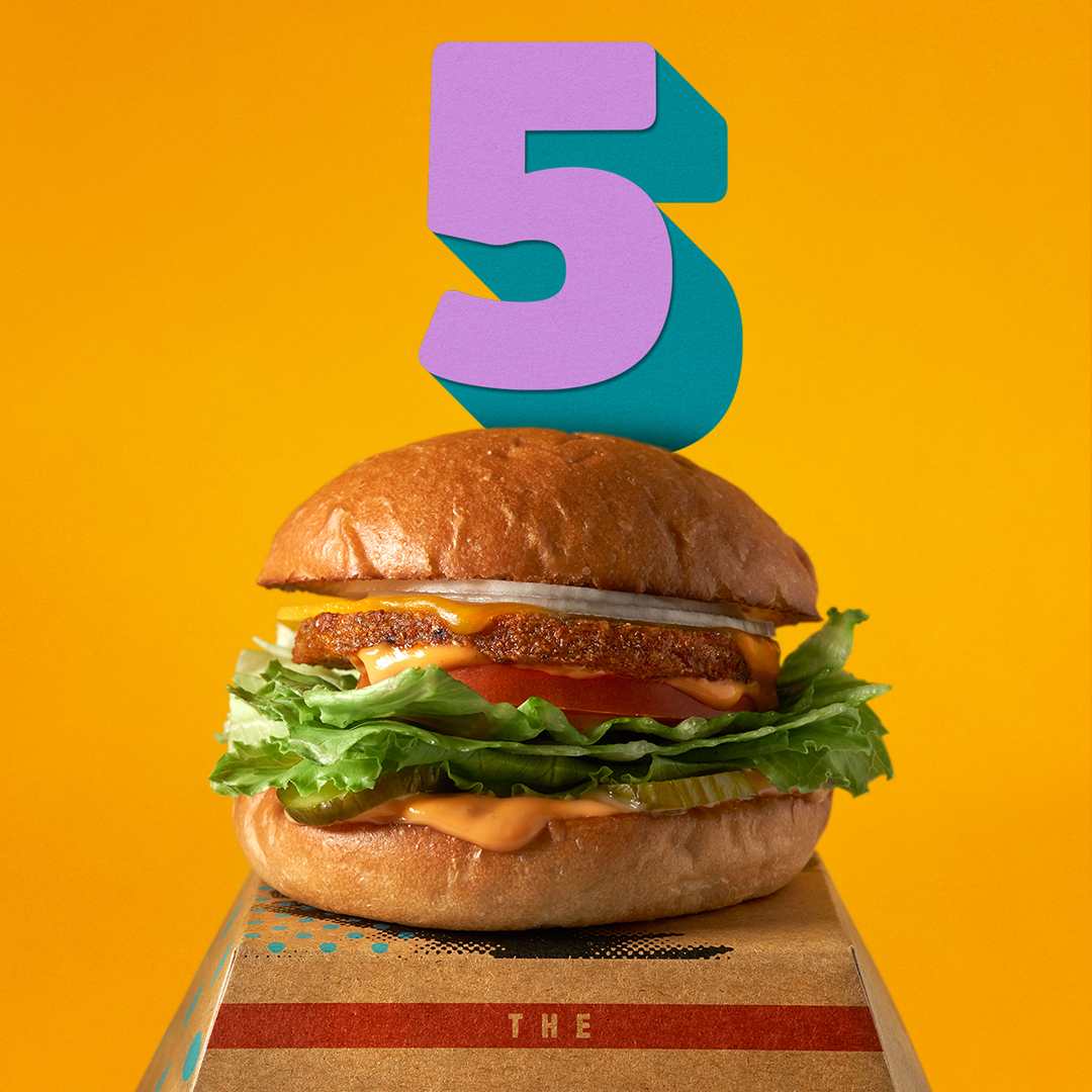 July 20th is an exciting day for us… It’s our 5th birthday, and we’re ringing it in with free Amy’s single burgers for fellow 5-year-olds. Come by on Monday and celebrate with us! #birthdayiscoming #amysdrivethru #rohnertpark