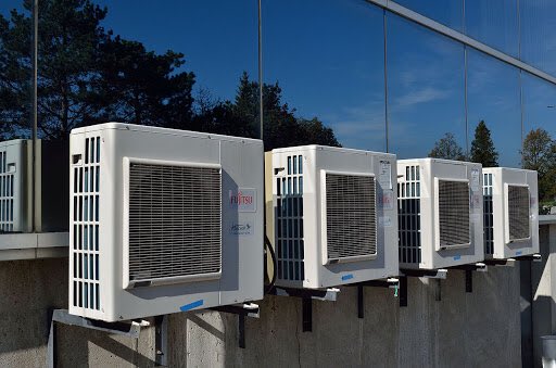 CorporateNature's tweet photo. #StartupRealities: UpDownAircon creates downward #draught in office buildings to mitigate #Covid. 

#startup, #aircon, #piping

https://t.co/VCSTY8sEBb https://t.co/UFVY31qJXl