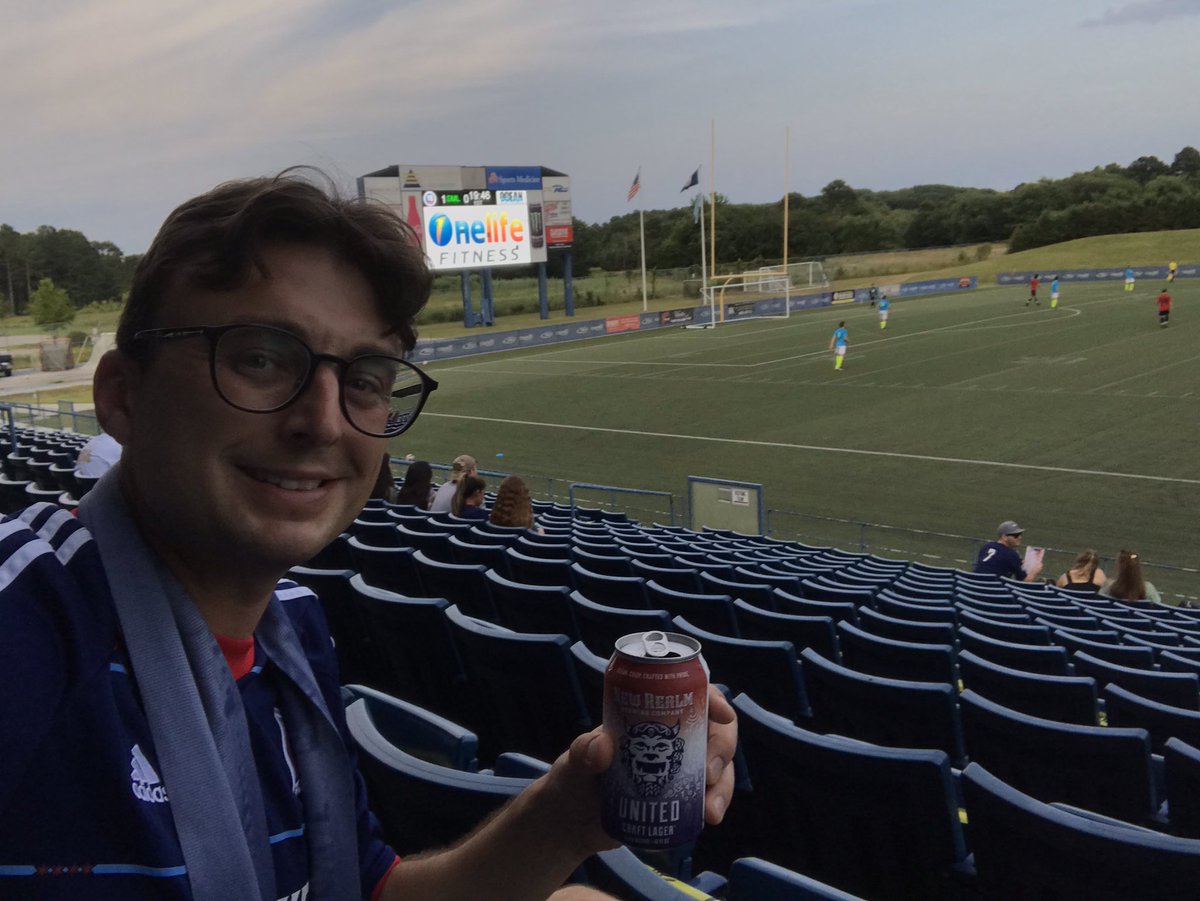steinmeister76's tweet photo. Cold beer by New Realm, and live football by Virginia Beach United, Happy Friday! @vabeachunited @VaBeachVanguard @VA_Soccer @USLLeagueTwo @PlayAtThePlex @newrealmbrewing https://t.co/VaQfEUa7y3
