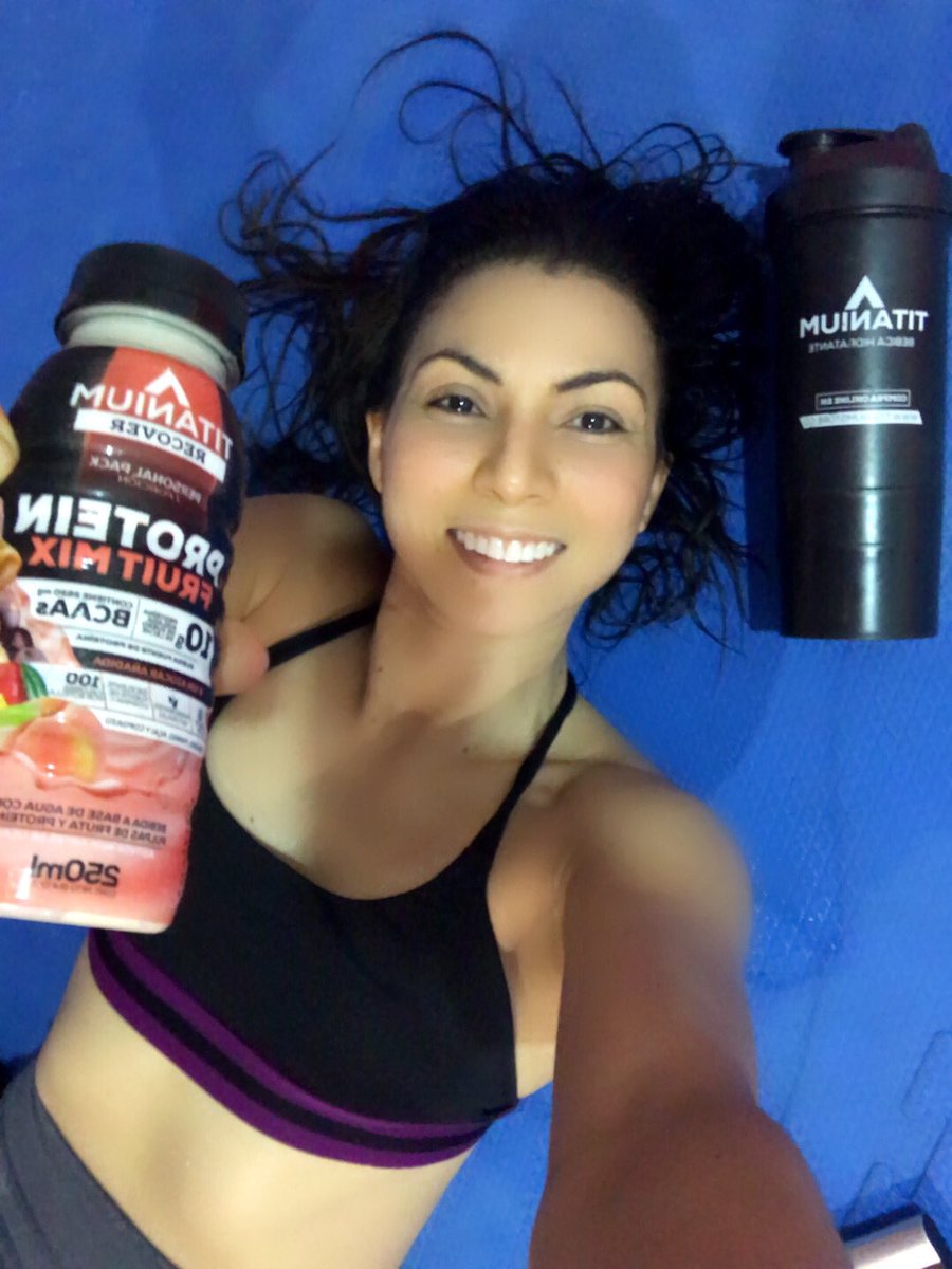 StellaUrango_'s tweet photo. Después de un Entrenamiento exigente siempre tomo mi Proteína TITANIUM RECOVER, Me encanta su sabor y ya viene lista para tomar 🤤.   Titanium Sports Nutrition lo mejor para mis entrenamientos 🔥🔥🔥🔥🥋🥋 https://t.co/qCJegPW2DG
#TitaniumTeam #Karate #Colombia https://t.co/toScvfZJTk