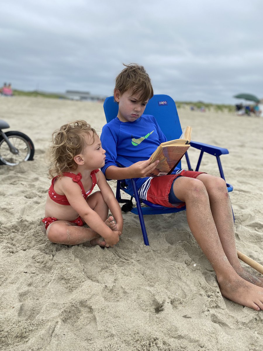 Nora reading <a href="/MoWillems/">Mo Willems</a> to Winnie and Liam reading Harry Potter <a href="/jk_rowling/">J.K. Rowling</a> to his cousin @RPPrincipal #rpfamily