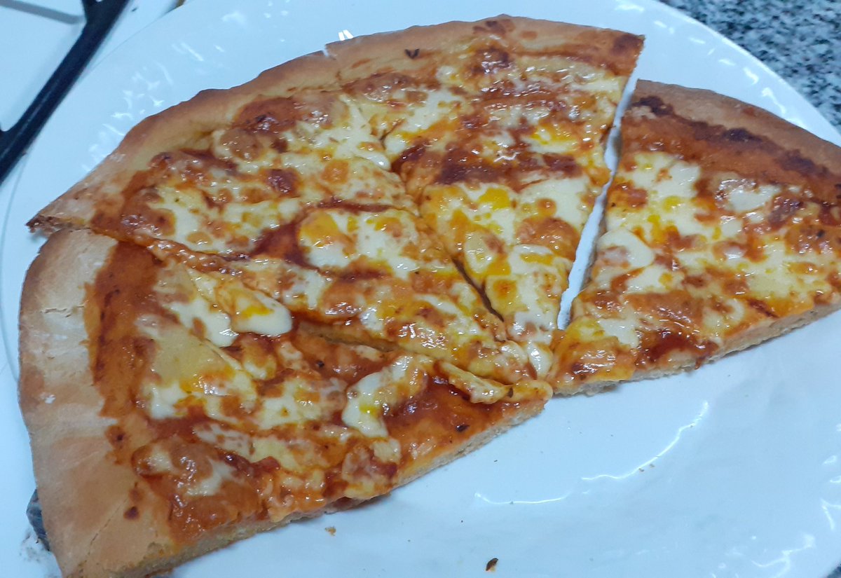 Merkinni's tweet photo. 1st time cooking pizza on stream https://t.co/AYSUYP0Vd1
.
.
.
#twitch #TwitchStreamers #twitchstreamer #twitchtv #firsttime #notbad #food #pizza #comidaargentina #comida #muzzarella #mozzarella #cocinando #cocina #cocinaargentina #cook #cooking #cheese #queso #beginner #learning https://t.co/k9BC1rbkGA