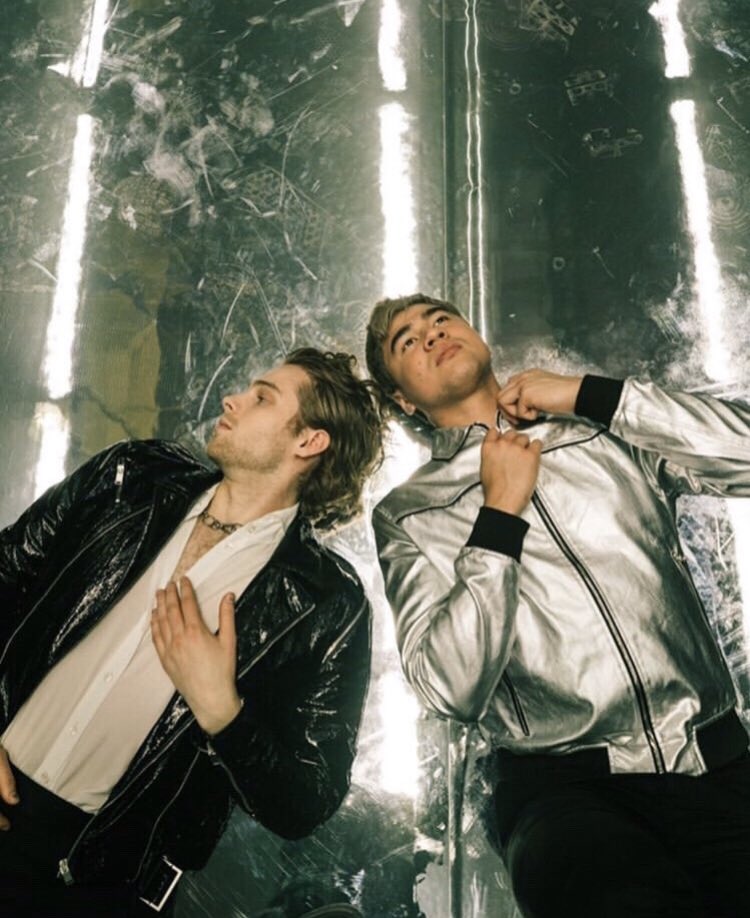 calum hood and luke hemmings: a thread