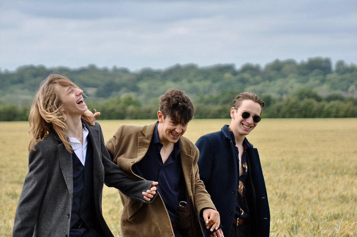 musicTheStation's tweet photo. We are so grateful for everyone's support on the first day of our debut release. Thank you for making this an exciting and happy time!
#ISayHello #thankyou #day1 #debutsingle #newsong #NewRelease https://t.co/ktI0AnacA7