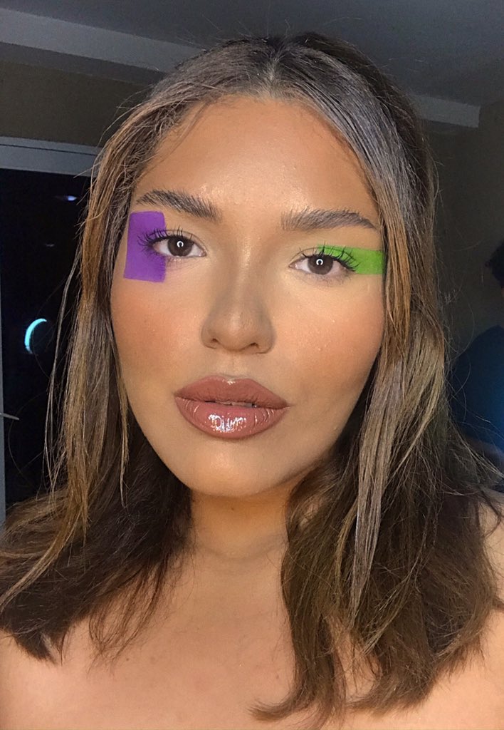 inelooks's tweet image. Y si quieren ver un poquito más de mi trabajo mi cuenta de Instagram es @inelooks lxs espero por allá! 💜