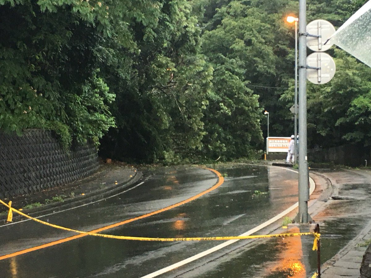 沼津と駿東郡を結ぶ横山トンネル で土砂崩れ！　「ミニバンが巻き添えになった」まとめのカテゴリ一覧いろいろまとめbeansについて関連サイト一覧