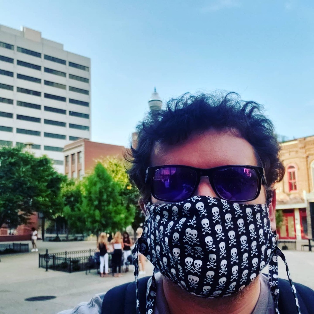 apawlows's tweet photo. Hello old fren. Let's get @knxhx started #knoxrocks 🤘 https://t.co/4XkBhEth4k https://t.co/GT1wTOmD0a