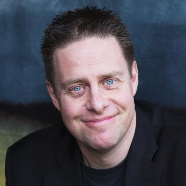 spod1000's tweet photo. Happy 53rd birthday to #PaulCornell (@Paul_Cornell)
He wrote #DoctorWho #FathersDay, #HumanNature and #FamilyOfBlood

He is the creator of spin-off companion #BerniceSummerfield

He has written #DoctorWho novels and comics and the #WitchesOfLychford and #ShadowPolice novels https://t.co/17KOixqDfx