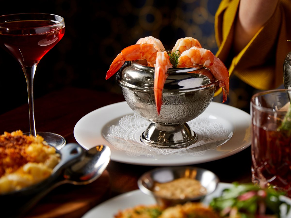 SideDoorCH's tweet photo. Start your weekend right! Complimentary starter or side when you order dinner for two for pick-up or delivery from next door, just use the promo code “FREESTARTER”. Offer good now through Sunday 7/19/20 end of day. See all the details and menu here: https://t.co/BSbufLrIiO. https://t.co/ezdHO2WQZq