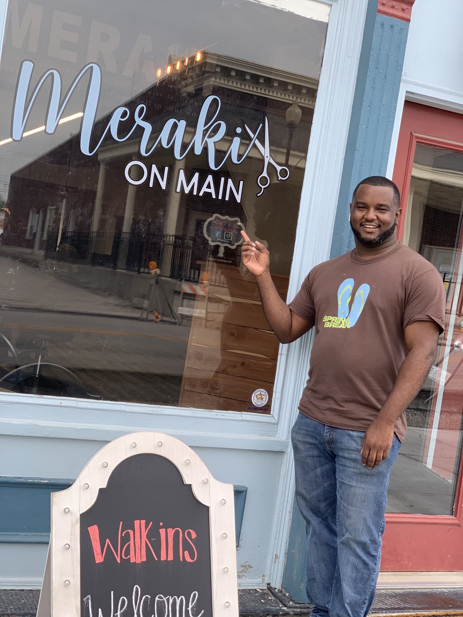 dustin_burley's tweet photo. Thanks to Megan Crawford and John Noe for my new cut so make appointment one day and always shop local #ShopLocalSupportLocal #SmallBusiness #RuralKY #TeamKentucky https://t.co/9s5K9IcH9z