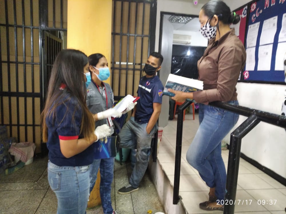 inpsaselapure's tweet photo. Te defenderemos en cualquier circunstancia VENEZUELA, #GraciasPuebloHeroico , gracias por resistir y escoger el camino correcto, seguiremos trabajando por los trabajadores NOSOTROS VENCEREMOS @NicolasMaduro @dcabellor @RCarrizalezPSUV @eduardopiate2 @geovannireuma https://t.co/igEOCPi6F6