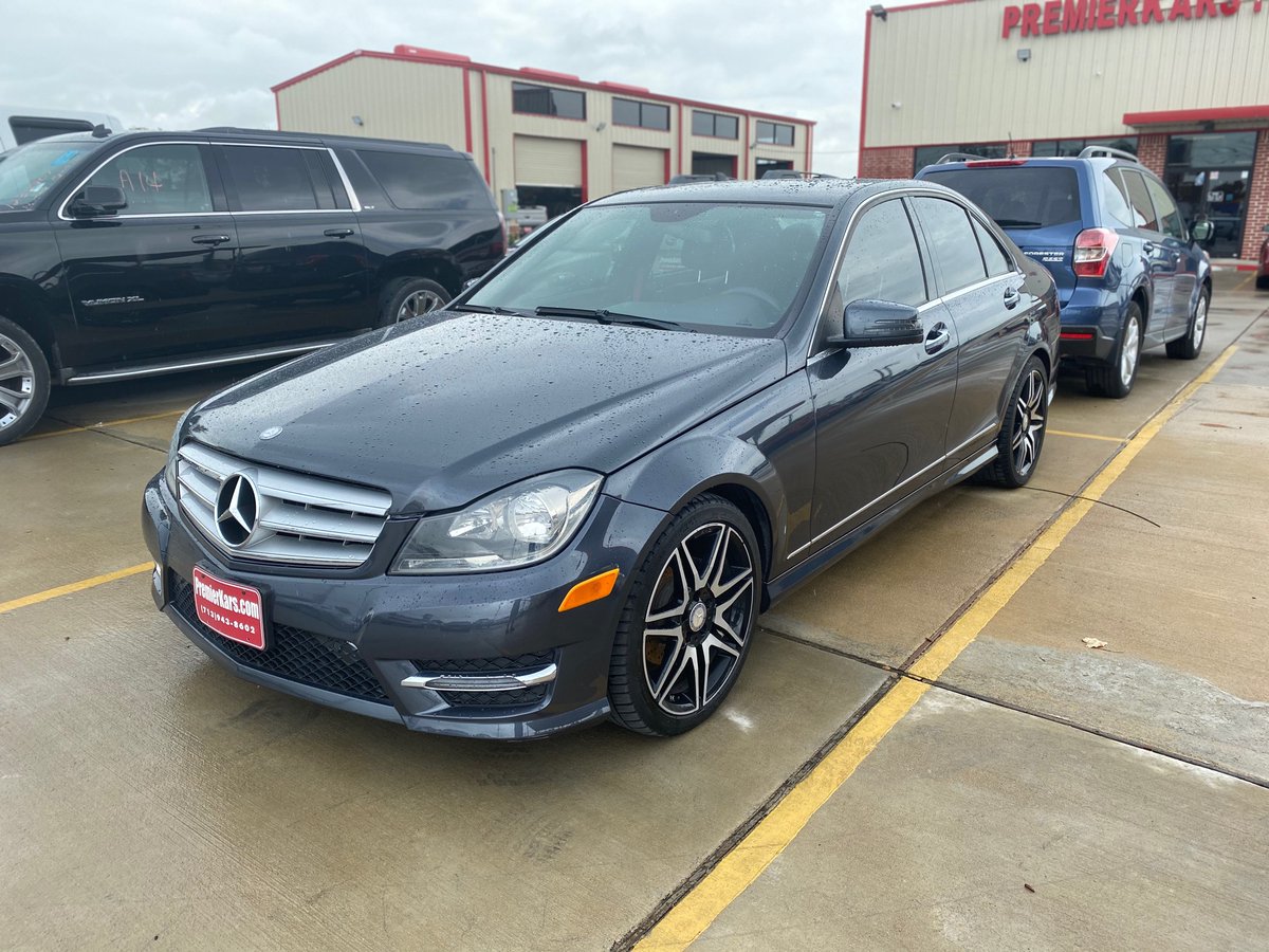 KyleTownsend_'s tweet photo. I’m back, bossed up &amp; Benz’d up! 👏🏽 https://t.co/LjMFFHDJYK
