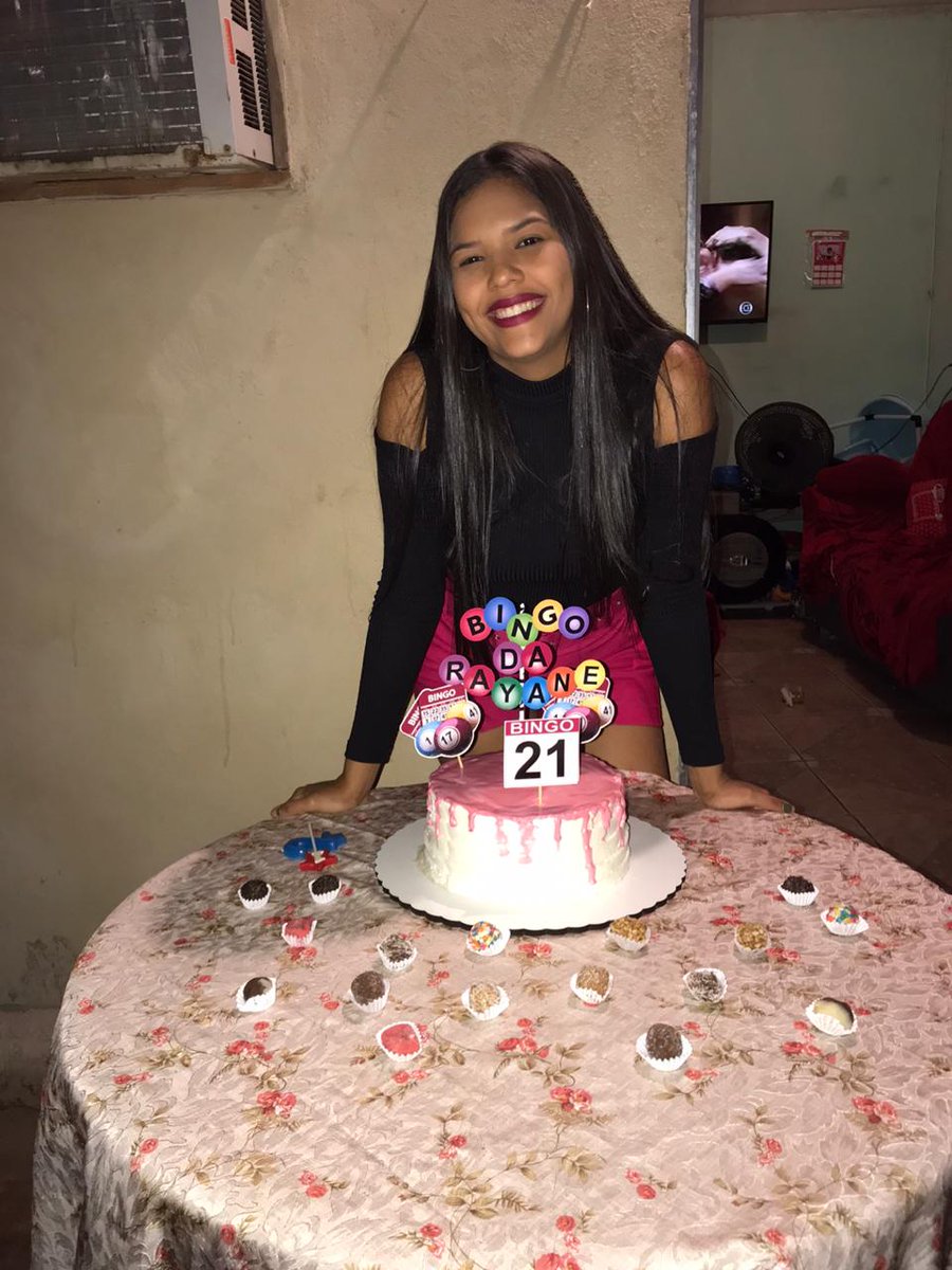 souza_raaay's tweet photo. SURPRESAAAAA ❤❤
Acho que pela foto da pra ver o tamanho da minha felicidade 😊
Só gratidão a Deus, apesar de todas as dificuldades sigo sempre sorrindo 😁
#Ray21 #Gratidão https://t.co/fEawnvzkyw
