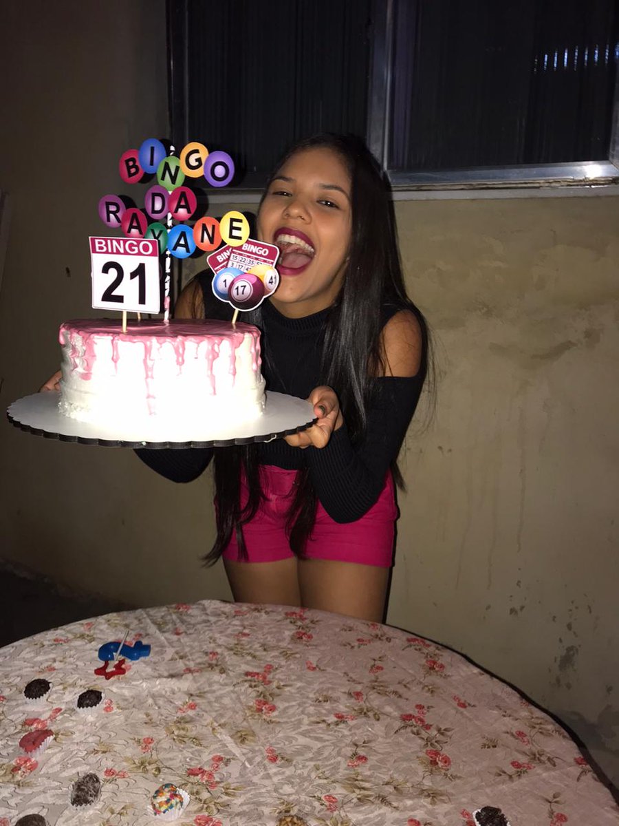 souza_raaay's tweet photo. SURPRESAAAAA ❤❤
Acho que pela foto da pra ver o tamanho da minha felicidade 😊
Só gratidão a Deus, apesar de todas as dificuldades sigo sempre sorrindo 😁
#Ray21 #Gratidão https://t.co/fEawnvzkyw