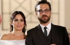 CacaFittipald's tweet photo. Espertos: sabendo que o pior está por vir Zoe e Benjamin se casam 💑
#benzoe #NovelaApocalipse64 https://t.co/A64n78pQEM
