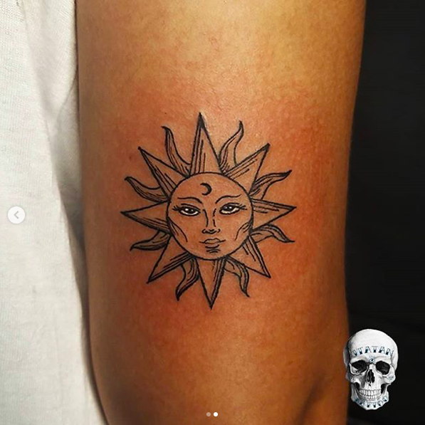 juansebasbeta's tweet photo. Mas tinta, esta vez para el padre 🌞 Sol
Como siempre con todo el ♡ @CaroAlvarez168
#jtatantattoo #tattoo #suntattoos #soltattoo #medellintattoo #medellink #coltattoos #blackwork #blackworktattoos #lineworktattoos #ink #inked #art #arttattoo #twittertatattoo https://t.co/VUKbAR9af7