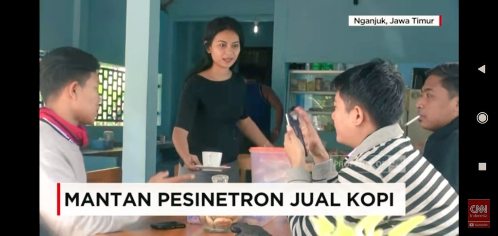 Infocom91's tweet photo. Viral!!! Mantan pemain sinetron jadi penjual kopi. Selengkapnya click disini https://t.co/NdDb1k7Vmz
#VideoViral #beritaviral https://t.co/wjwqeIhL7k