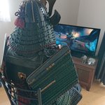 ゲームとリンクしている…w甲冑着てゴーストオブツシマをプレイ!w