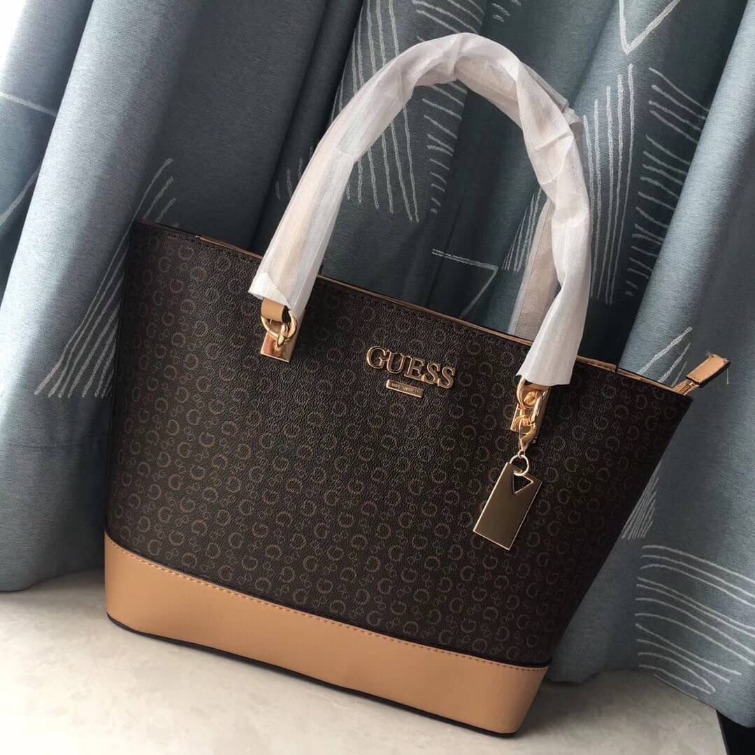 yyoung_young's tweet photo. #พร้อมส่ง
🌵ใบใหญ่ GUESS 

💫ดำ ครีม น้ำตาล 
ขนาด ฐาน12 นิ้ว ปาก 15 นิ้ว
ใส่ไอแพดได้ ใส่หนังสือได้
อุปกรณ์ ป้าย ถุงห่อแบรนด์

👉🏻1050฿👈🏻

📮reg ฟรี /ems+50

#guess #กระเป๋าguess #กระเป๋า #กระเป๋าคาดอก #ของมันต้องมี #ถูกและดี #โปรดีบอกต่อ #outlet https://t.co/4oAeI6FUdX