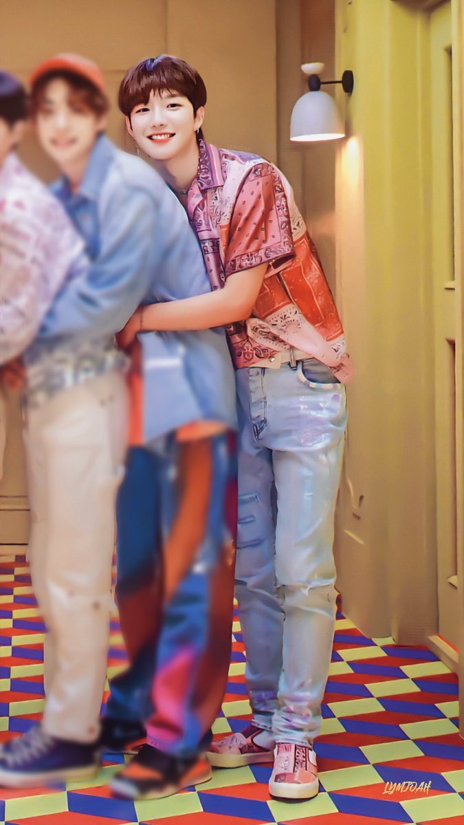 lymjoah's tweet photo. ALL버전 포토스탠드 사진보정

노력했닼ㅋㅋㅋ🤣
#임영민_사랑해 ❤️
#임영민 #영민 #林煐岷
#LIMYOUNGMIN https://t.co/OWfJa3gyO0