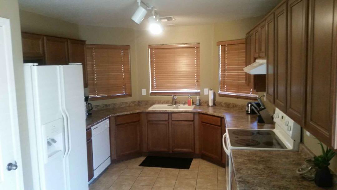 HousingPROS's tweet photo. Big or small, short-term or long-term, we can help you with all your relocation needs. https://t.co/yDsX3BwcSg
