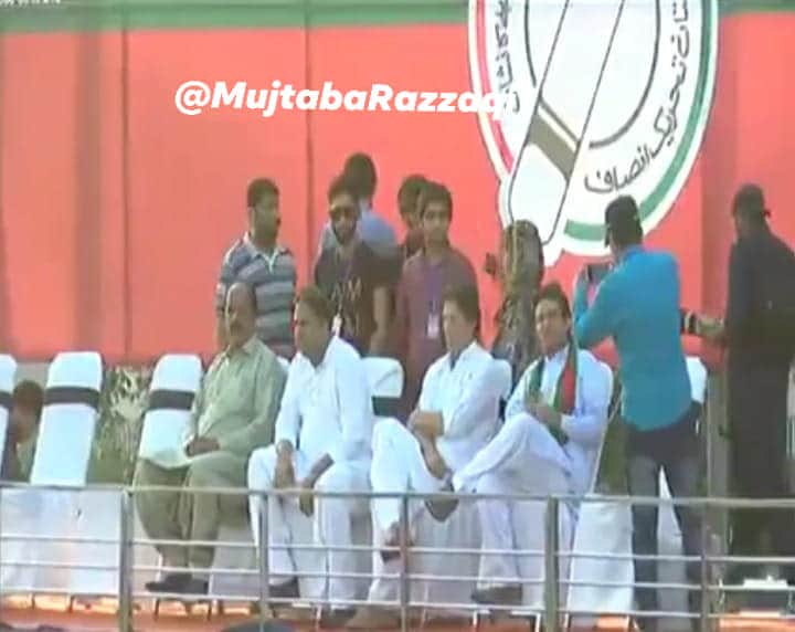 MUJTABARAZZAQI's tweet photo. دھاندلی کا اندازہ اس بات سے لگایا جا سکتا ہے کہ پی ٹی آئی یہ سیٹ بھی جیت گئی تھی . جہلم جلسہ 18 جولائی 2018 🤣
#Election2018 #selection2018
@MaryamNSharif @TalatHussain12 @CMShehbaz @pmln_org @KhawajaMAsif @Mushahid_Ullahh https://t.co/RWrTSrgKZo