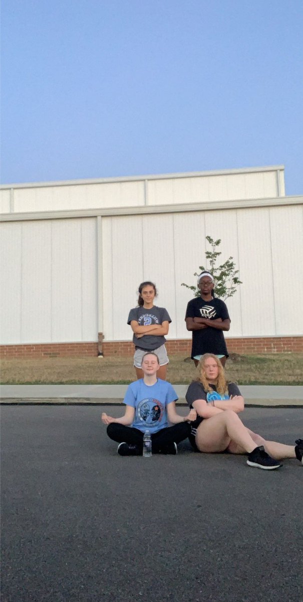1407Jadac's tweet photo. Finished The Virtual Lakewood Summer Meltdown 1 mile Run with @kaitlynskow @giannabiondo_ @BrooksShaena #rebelvolleyball @rebelvolleyball https://t.co/jWrgrDI8Mr