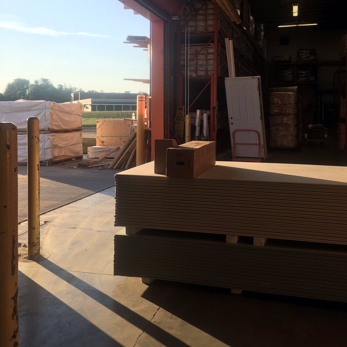MommaHallock's tweet photo. Quiet mornings at The Home Depot #gettingitready #ourdeliveryteamisthebest #3856Trotwood @homer3856 @SamConley8 @geraldrmullins https://t.co/0p8XqEWufq