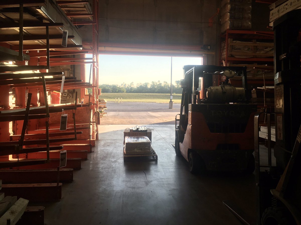 MommaHallock's tweet photo. Quiet mornings at The Home Depot #gettingitready #ourdeliveryteamisthebest #3856Trotwood @homer3856 @SamConley8 @geraldrmullins https://t.co/0p8XqEWufq
