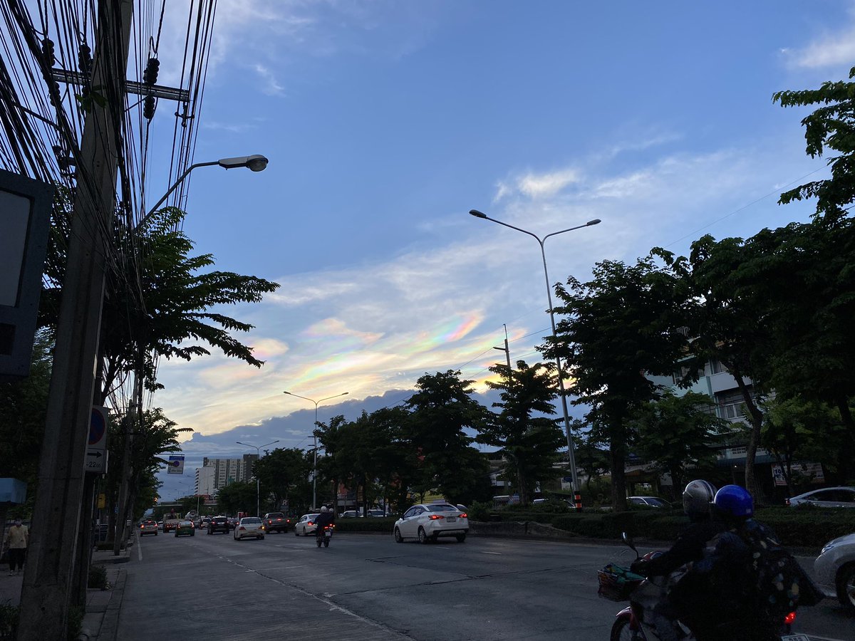hinking9's tweet photo. เมื่อวานฟ้าสวยจัง ถนนเพชรเกษม บางแค #วิวกล้องสด https://t.co/ReIncFgd9i