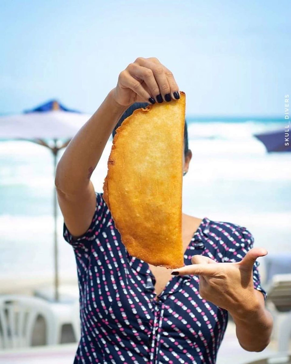 Jloverafotos's tweet image. Te encontraste la empanada de la felicidad.

Dale rt para que nunca te falte una empanada.