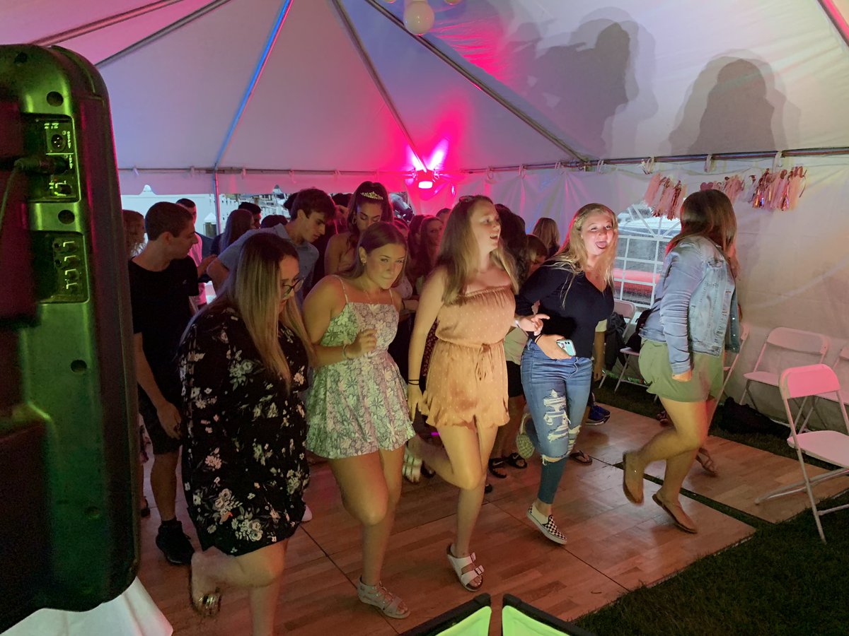 accdjproduction's tweet photo. #longislanddj #suffolkdj #nassaudj #weddingdj #sweetsixteendj #corporatedj https://t.co/QpLh8iCjXF