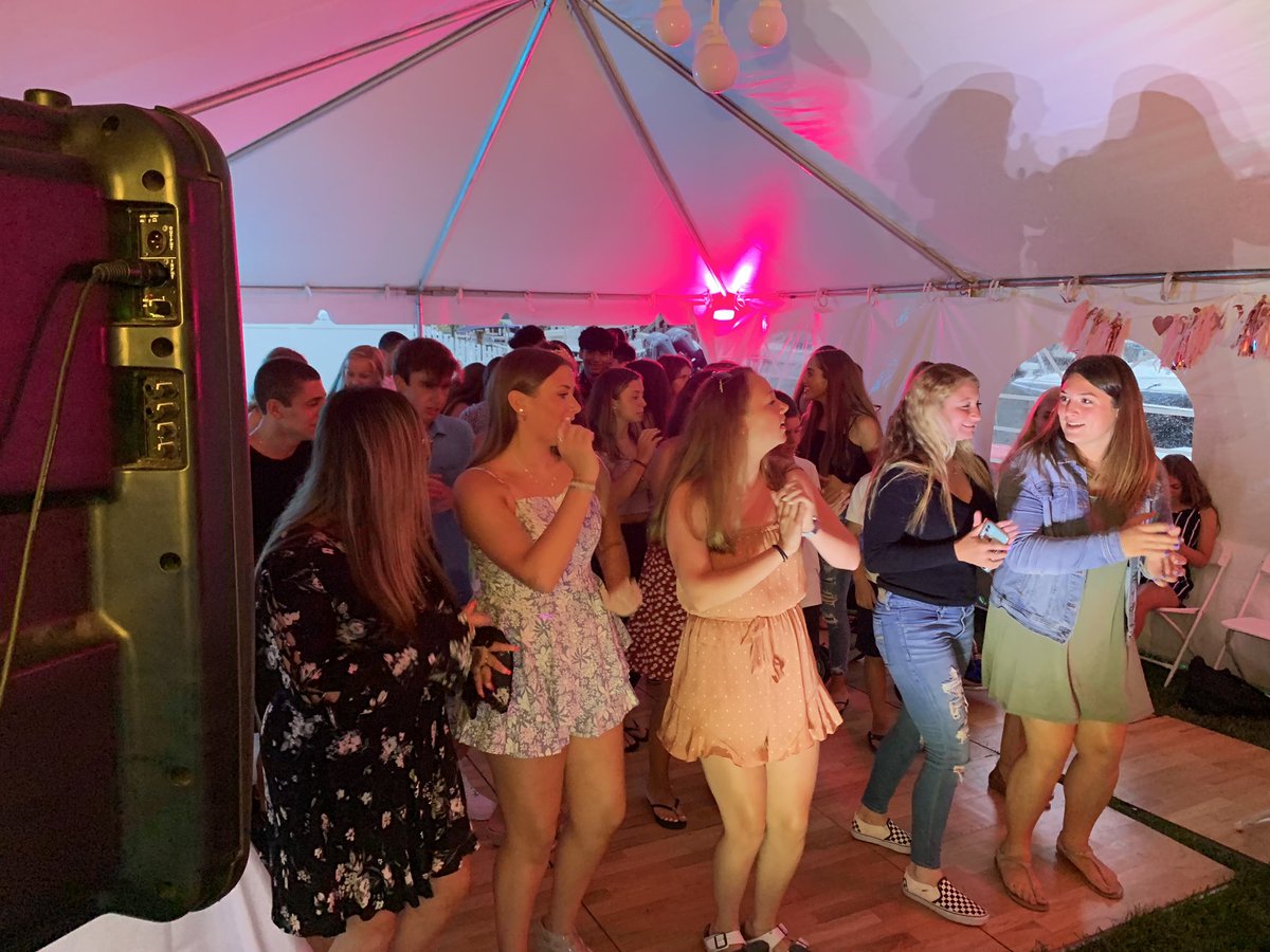 accdjproduction's tweet photo. #longislanddj #suffolkdj #nassaudj #weddingdj #sweetsixteendj #corporatedj https://t.co/QpLh8iCjXF