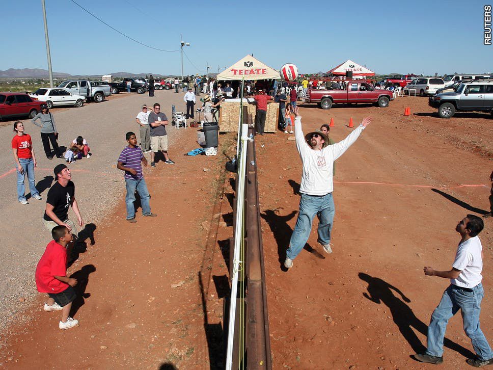UberFacts's tweet photo. In 1979, after the town of Naco was separated by border patrol, the residents of Naco (Arizona) and Naco (Mexico) started an annual tradition of having a volleyball match over the dividing barrier

They call it Wallyball https://t.co/PYjNSmFFF4
