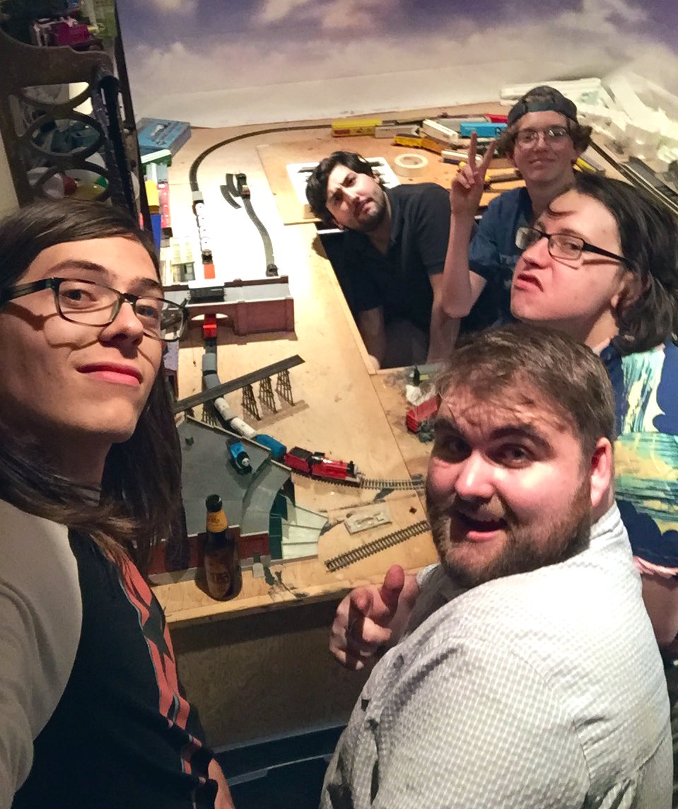 ericpierre53's tweet photo. Welcome to Dustin Con 2k20, in honour of our snowblower god
#12HourDrive https://t.co/5UxYdNBp9k