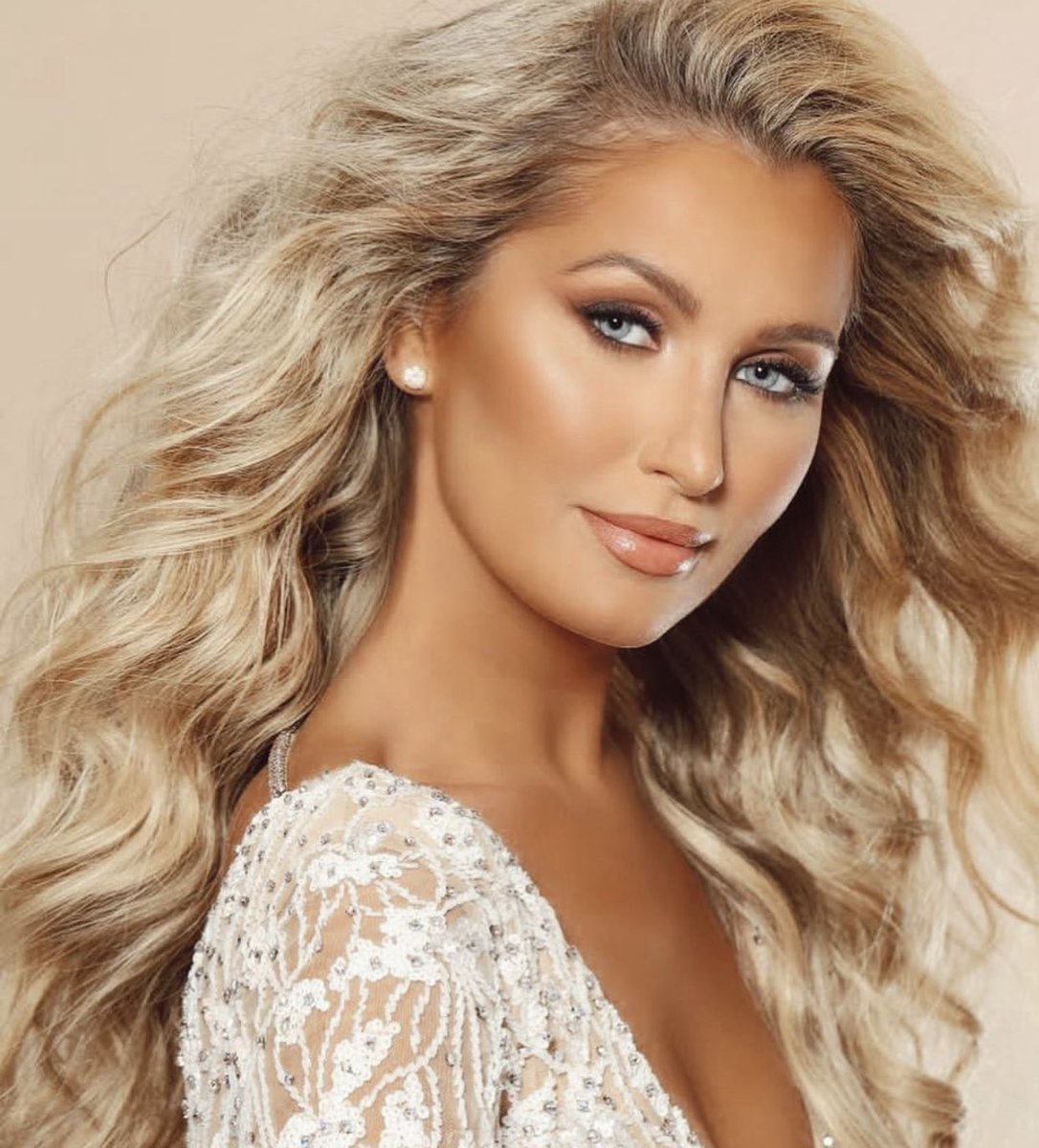 Miss CA USA tweet media