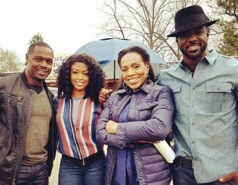 starianight's tweet photo. @MonicaMacer
@MacGyverWriters
Will we ever see the Colton family back on the show?
I know things between Riley and Billy didn't end very well but I really missed Mama and her pies!
You could only bring Mama back.
Just an idea!
#MacGyver #TheColtons #MamaColton https://t.co/jsc5GnSJW2