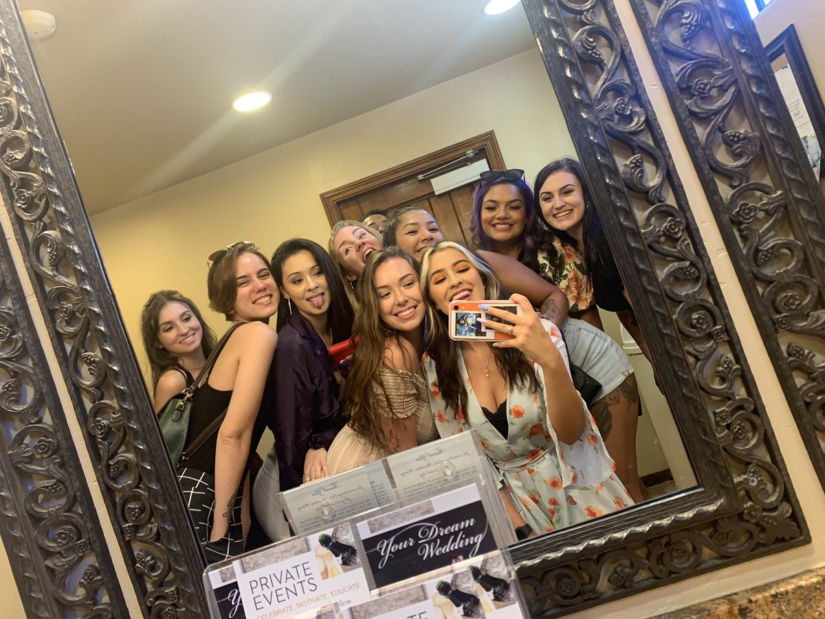 KalyDanielle's tweet photo. My friends really know how to party 🖤 https://t.co/sBM0ntOzps